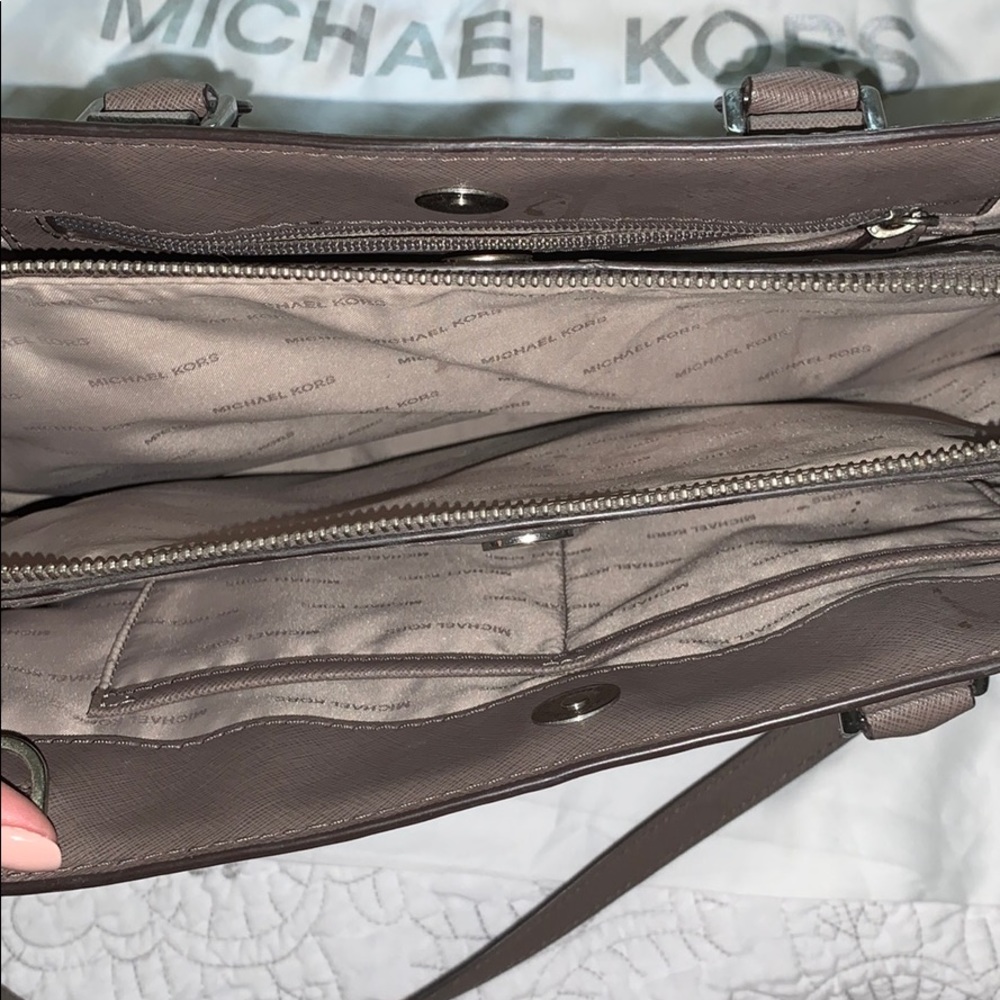 Purse - Picture 2 of 3
